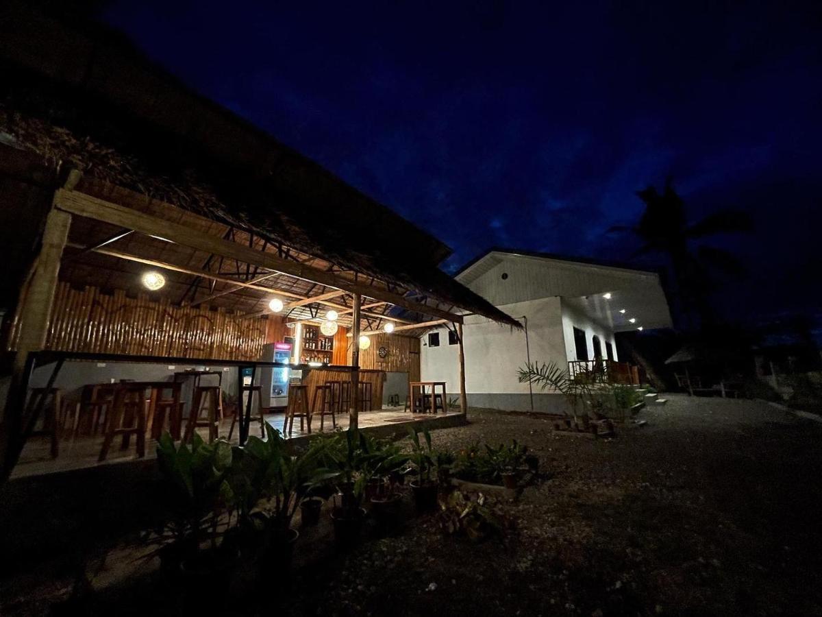 Momo Hostel Moalboal Exteriör bild
